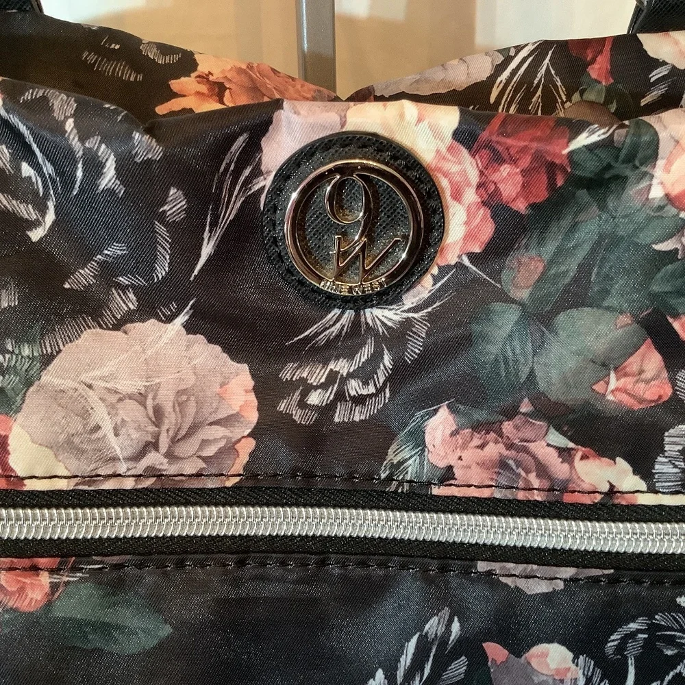 EUC Nine West‎ Tote Floral black/rose
